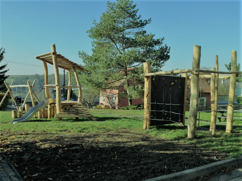 Dětské hřiště - obec Popovice